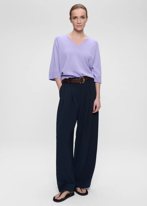 Zenggi cashmere blend deep V-top lupine Zenggi cashmere blend deep V-top lupine