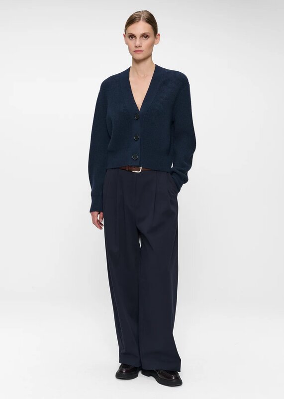 Zenggi fine wool short cardigan navy